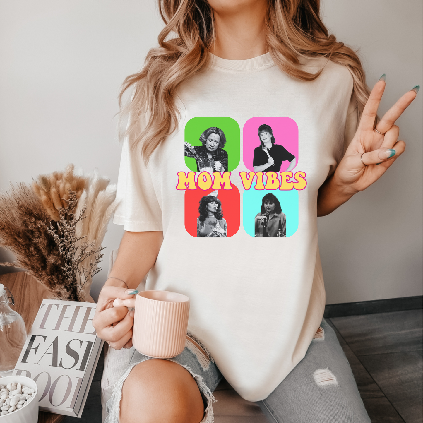 MOM VIBES tee