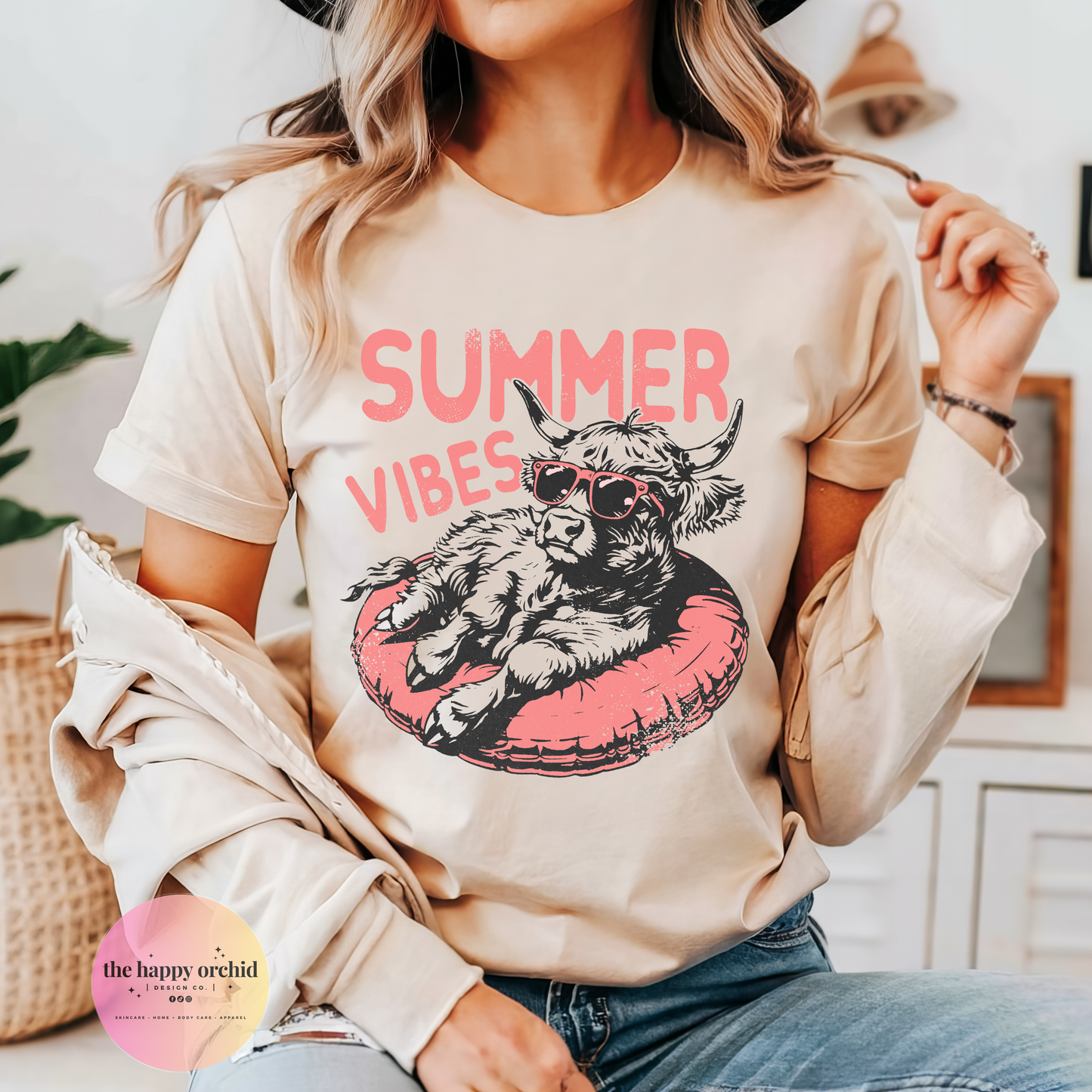 SUMMER VIBES HIGHLAND COW Tee