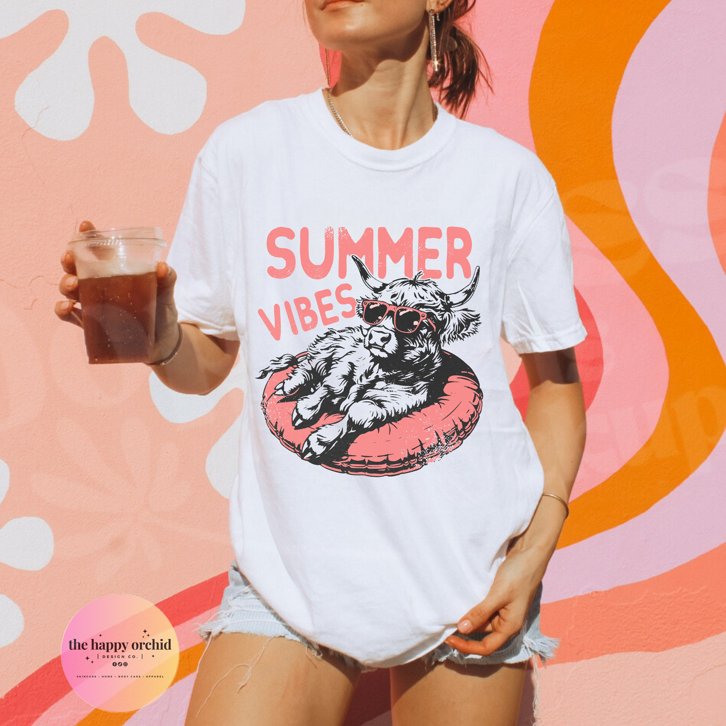 SUMMER VIBES HIGHLAND COW Tee