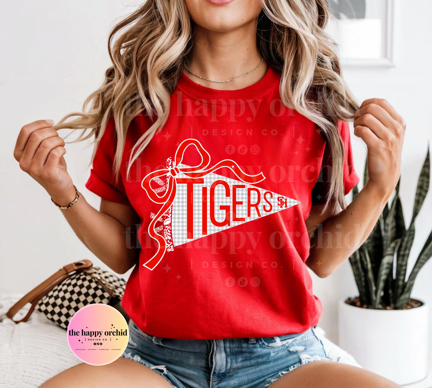 (NEW) TIGERS Pendant Flag Top