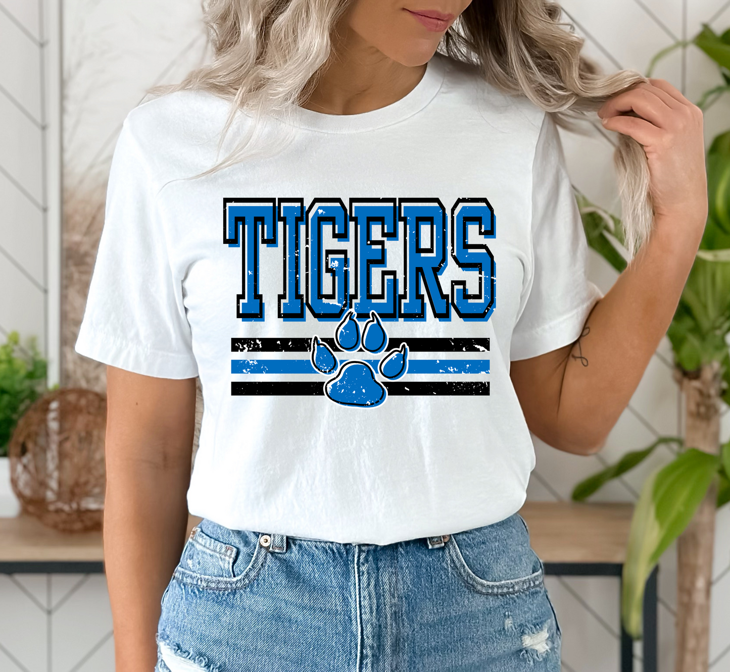 TIGERS Paw Logo tee