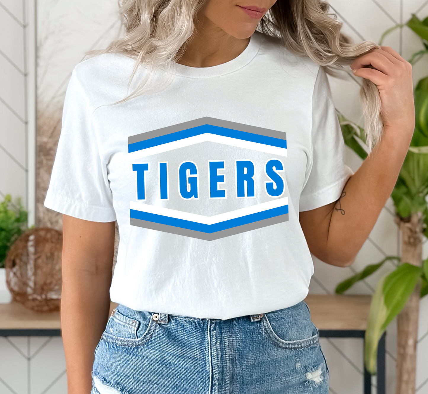 TIGERS Arrow Block tee