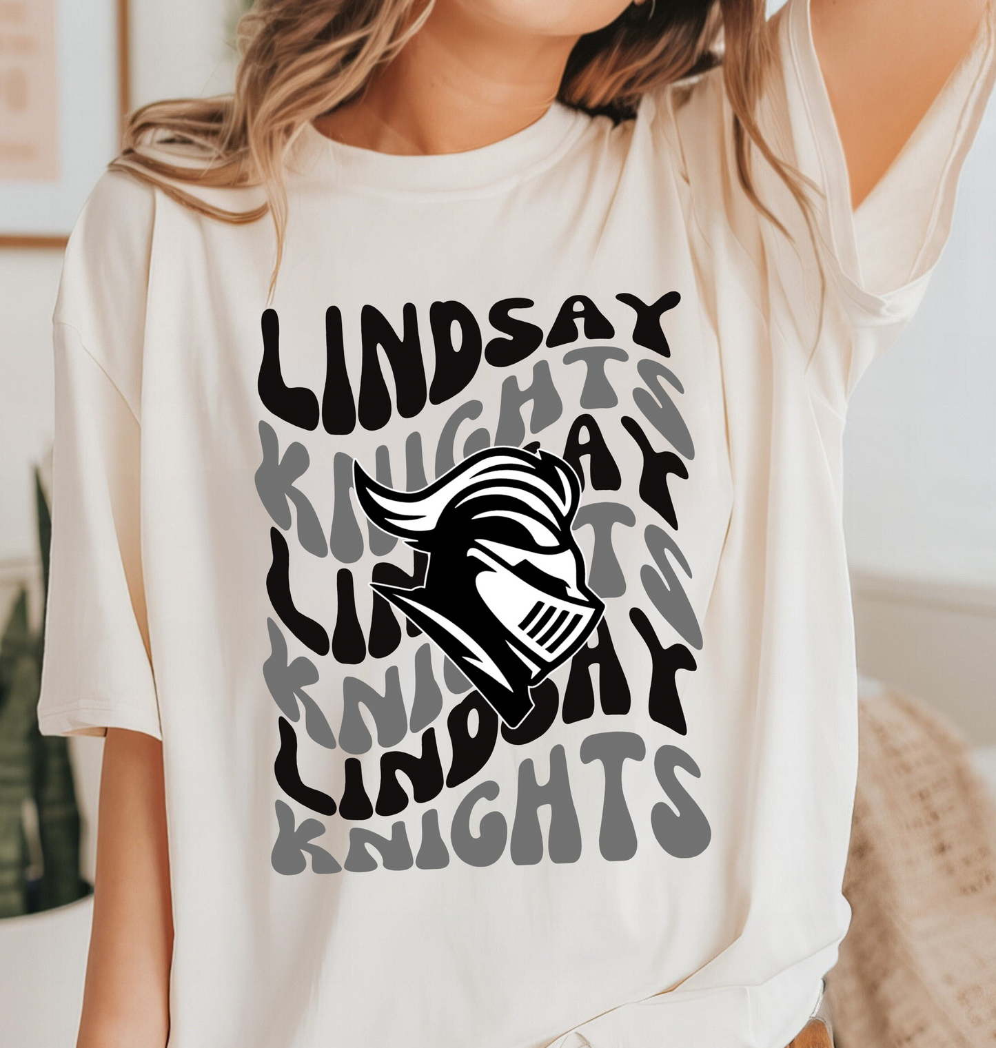 LINDSAY KNIGHTS Retro Wave tee