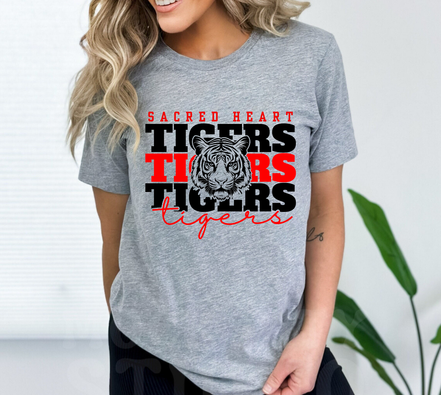 SACRED HEART TIGERS tee