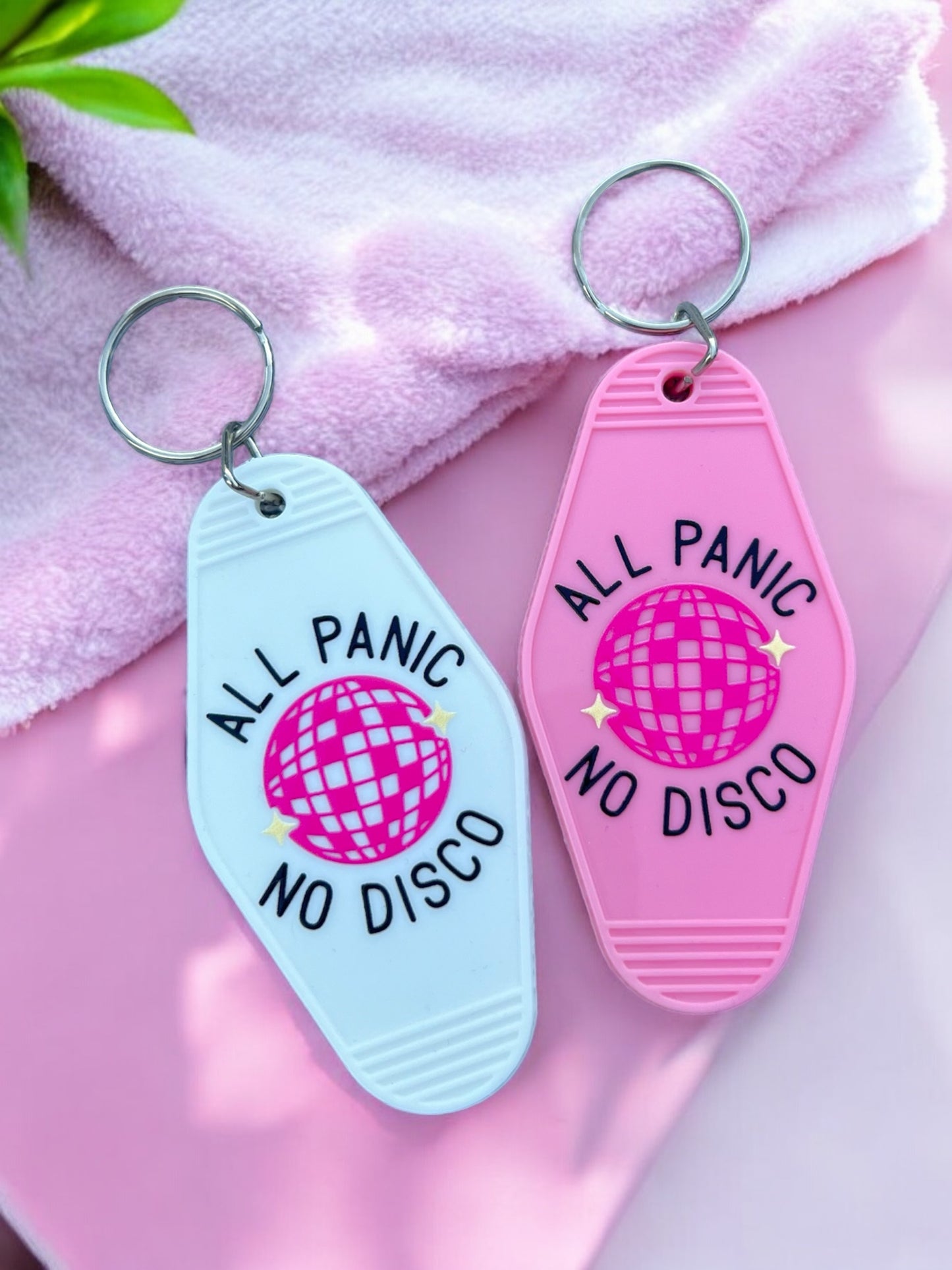 ALL PANIC NO DISCO Motel Keychain